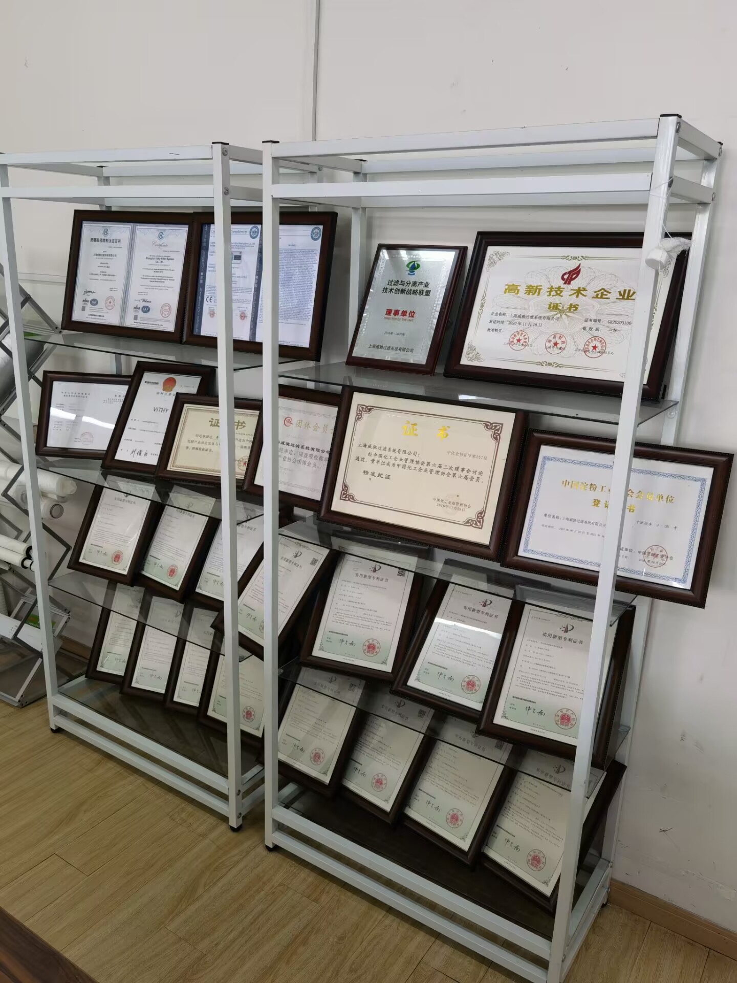 1672713090983384.jpg 1672713090983384.jpg